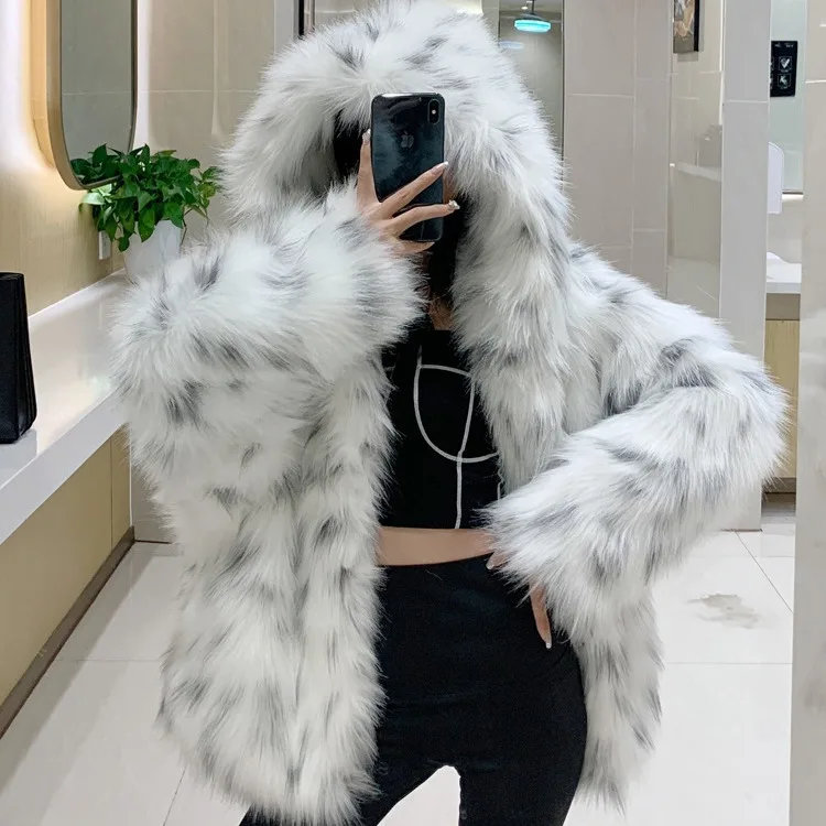 Женские пальто из искусственного лисьего меха с капюшоном - Фотография_5