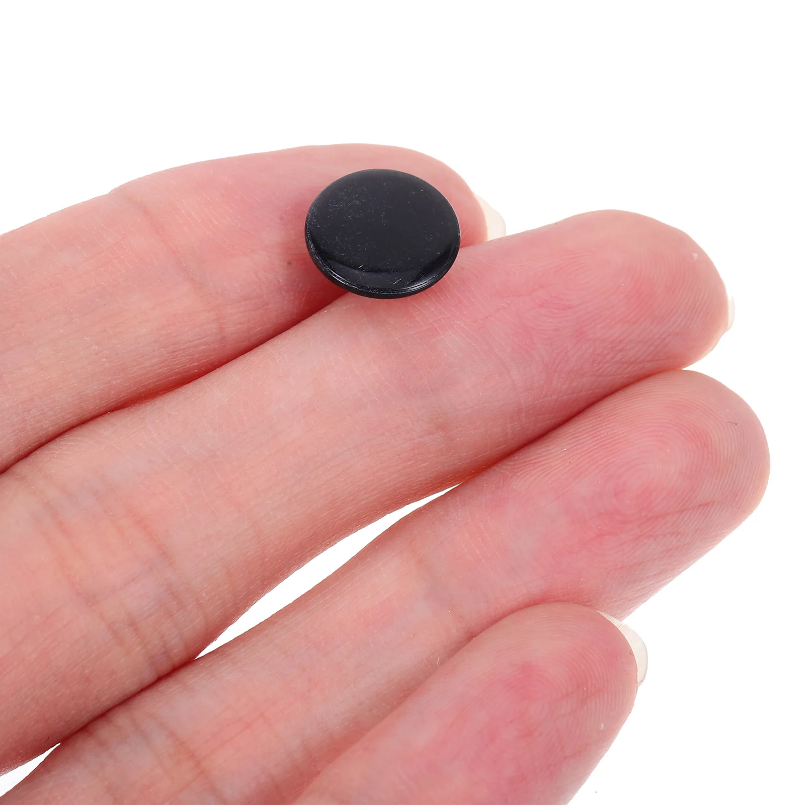 1 коробка, пластиковые кнопки с круглой головкой и плоской головкой