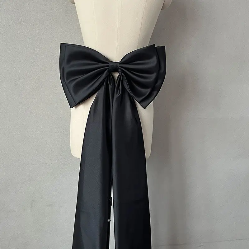 Атласные аксессуары для свадебного платья с большим бантом - Фотография_5