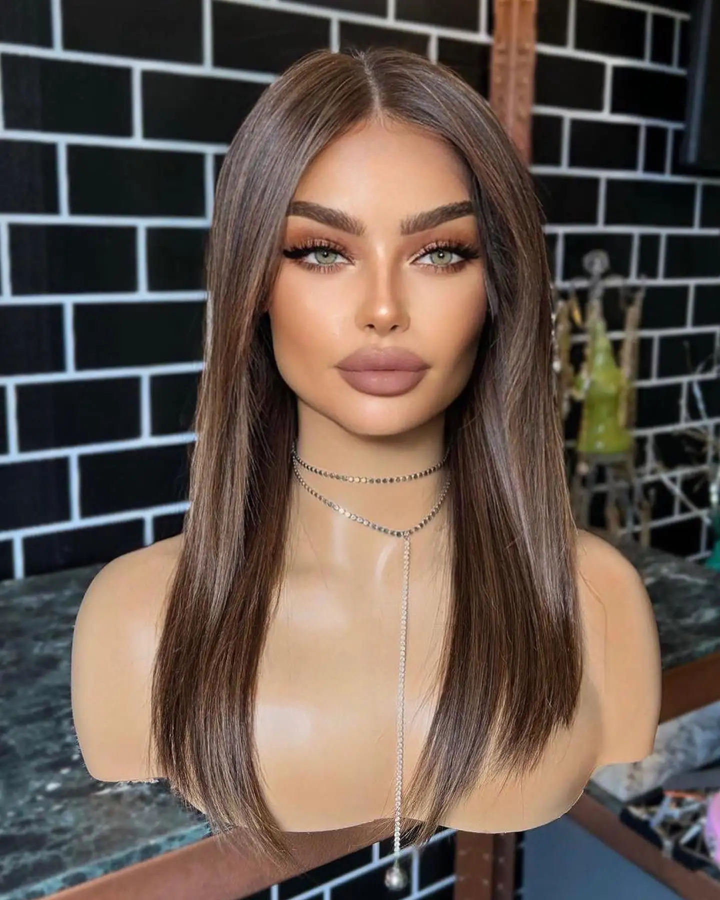 Шоколадно-коричневый парик синтетический - Фотография_3