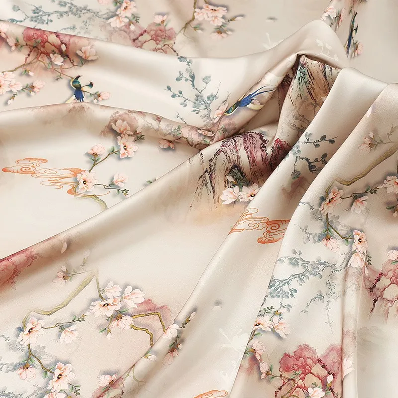 Ацетатная атласная ткань с принтом - Фотография_5