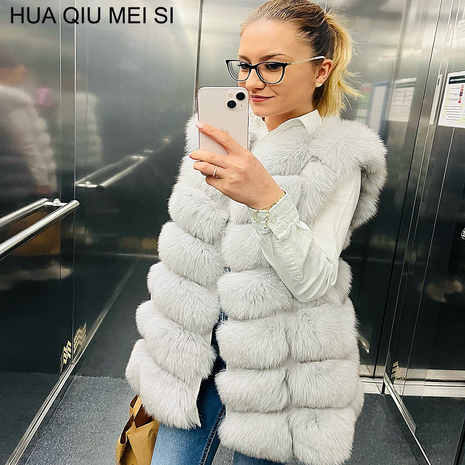 Жилет из натурального лисьего меха