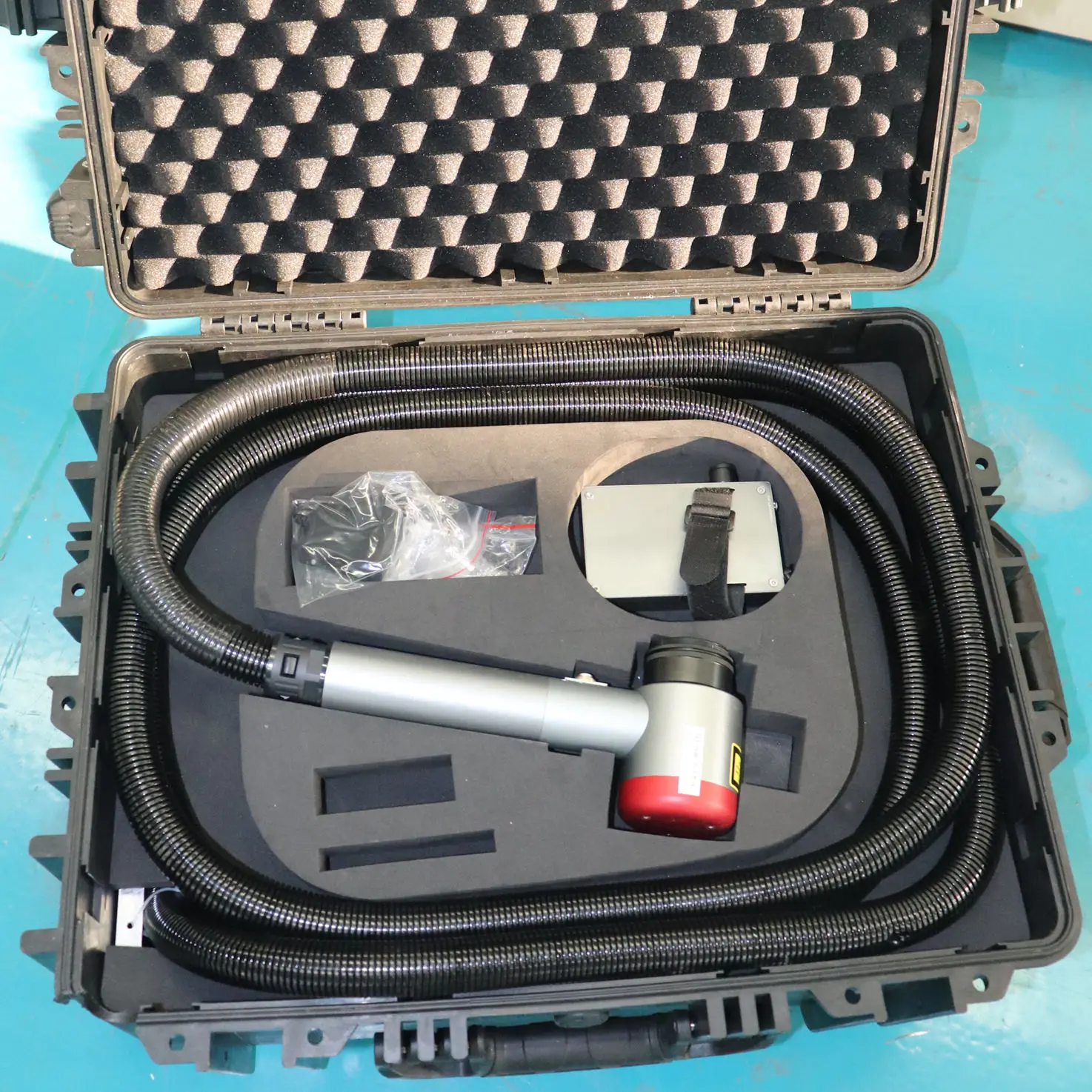 Машина для лазерной чистки чемодана - Фотография_3