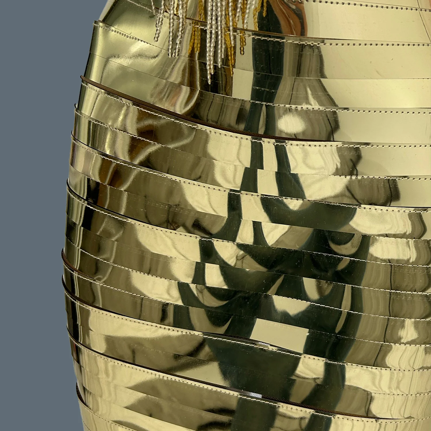 Блестящие золотые стразы с бахромой - Фотография_6