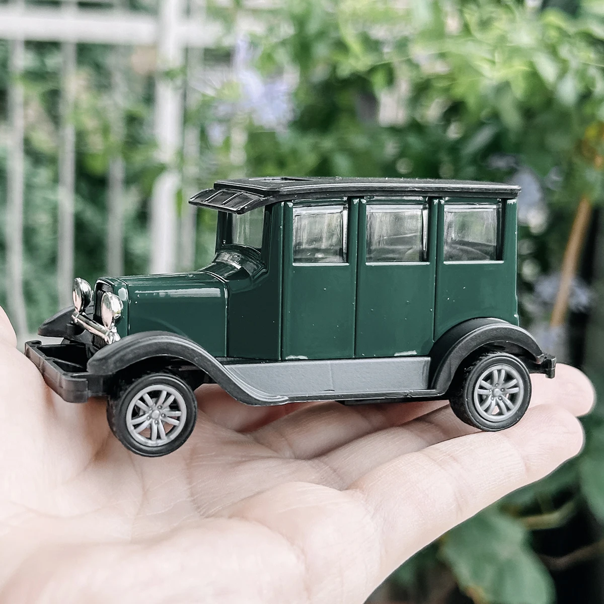 Винтажный литой автомобиль из сплава 1:43 - Фотография_5