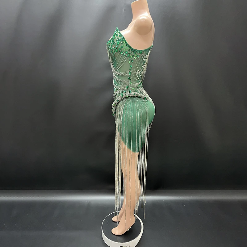 Сексуальное белое платье с глубоким v-образным вырезом и темпераментом - Фотография_2