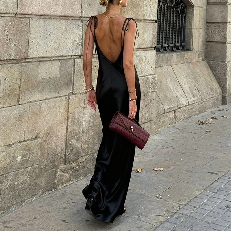 Женское элегантное атласное платье с открытой спиной - Фотография_4