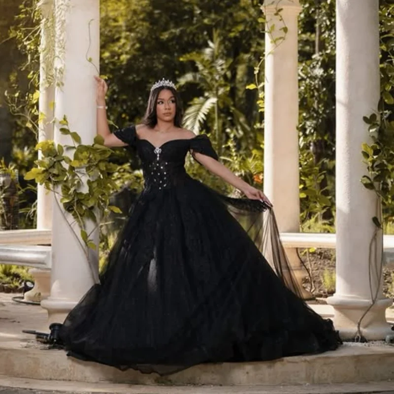 Блестящее черное платье quinceanera с плечами - Фотография_2