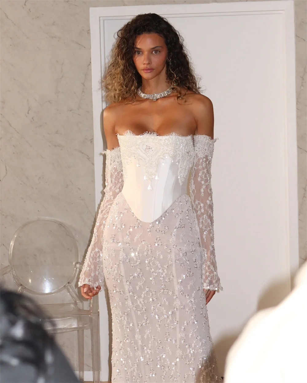 Белое свадебное платье без бретелек по индивидуальному заказу - Фотография_6