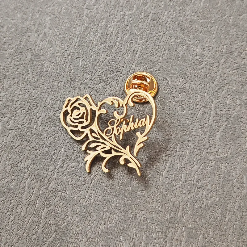 Брошь с именем розы и сердца на заказ