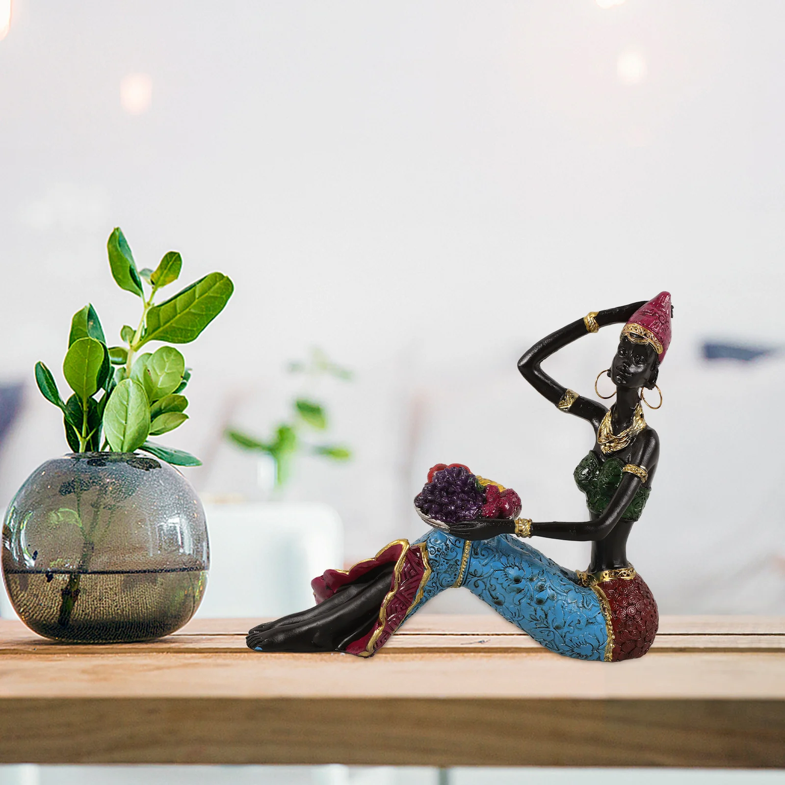 Статуя африканской женщины из смолы - Фотография_2