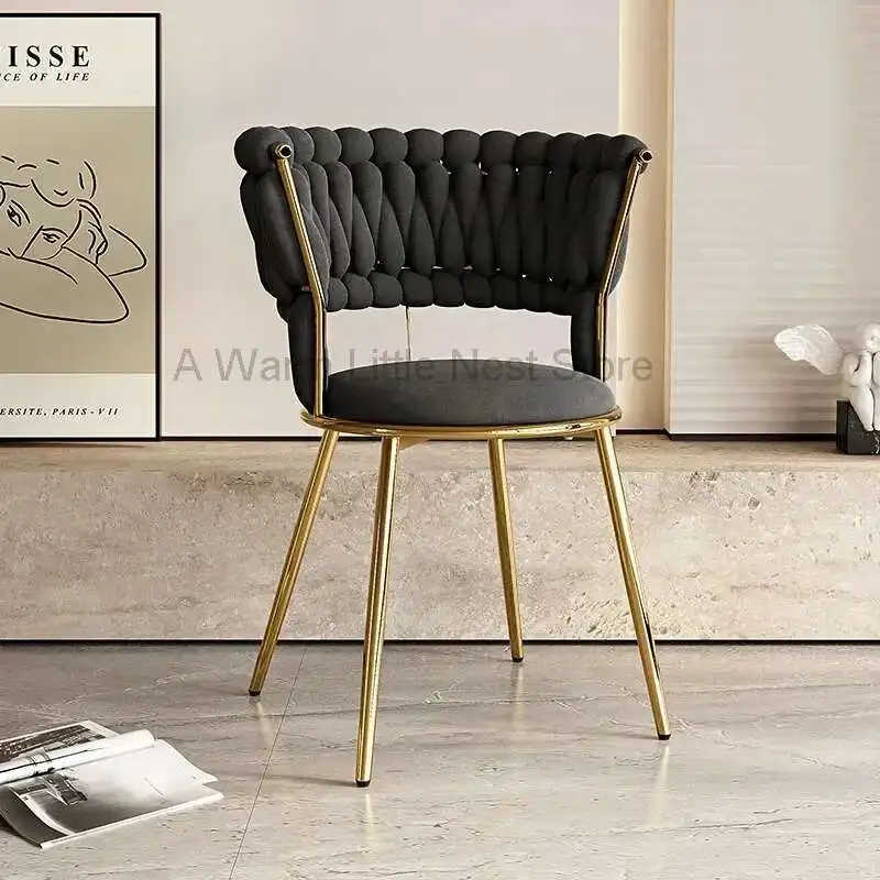 Металлический черный журнальный столик для гостиной - Фотография_2