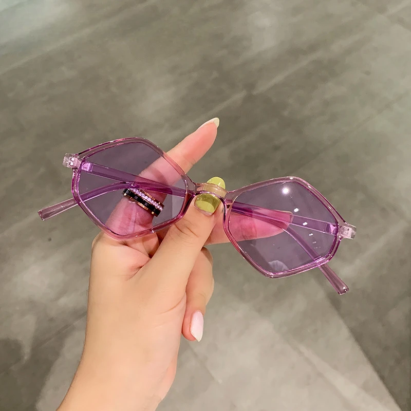Женские солнцезащитные очки в форме - Фотография_3