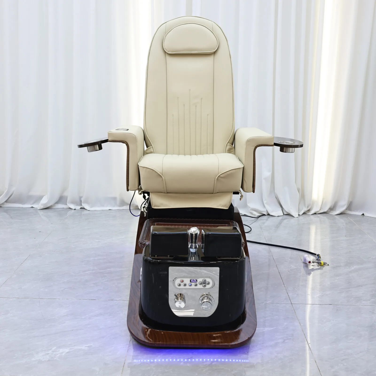 Магазин маникюрных салонов диван - Фотография_4