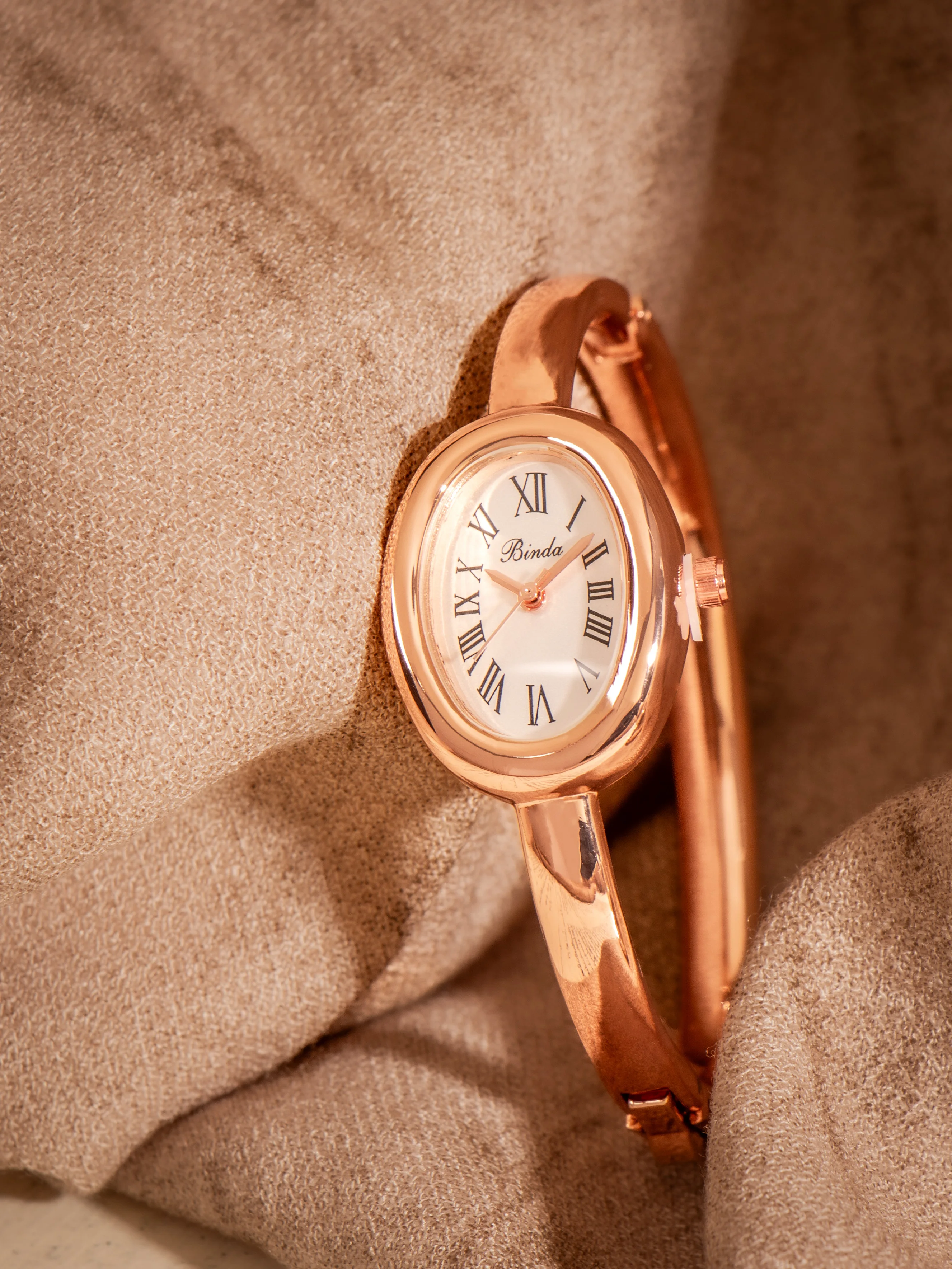 Роскошные золотые женские кварцевые - Фотография_3