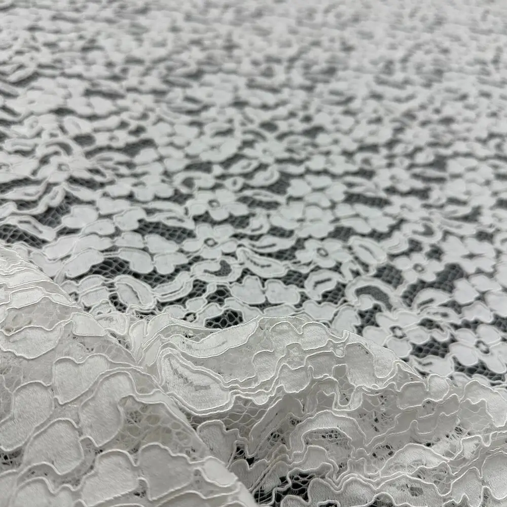 Года, белая кружевная ткань - Фотография_3