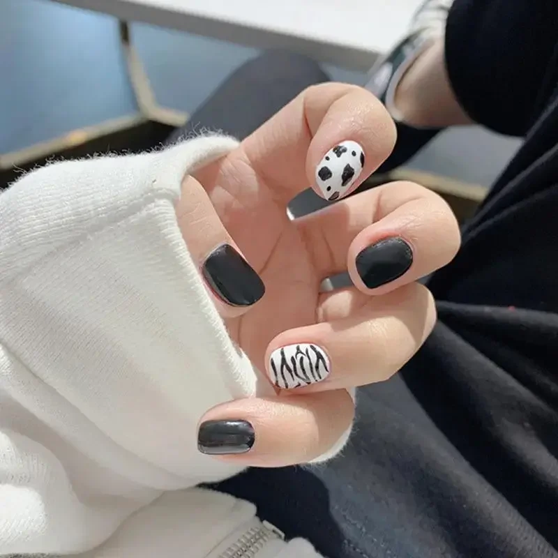 Акриловые накладные ногти ручной работы