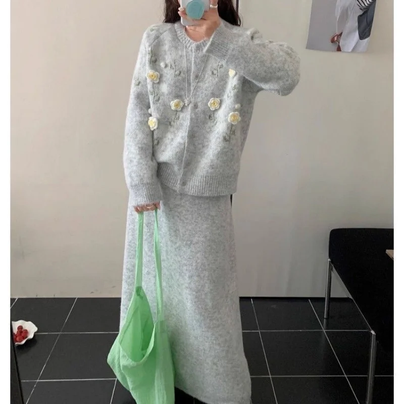 Корейский комплект с цветочной вышивкой - Фотография_3