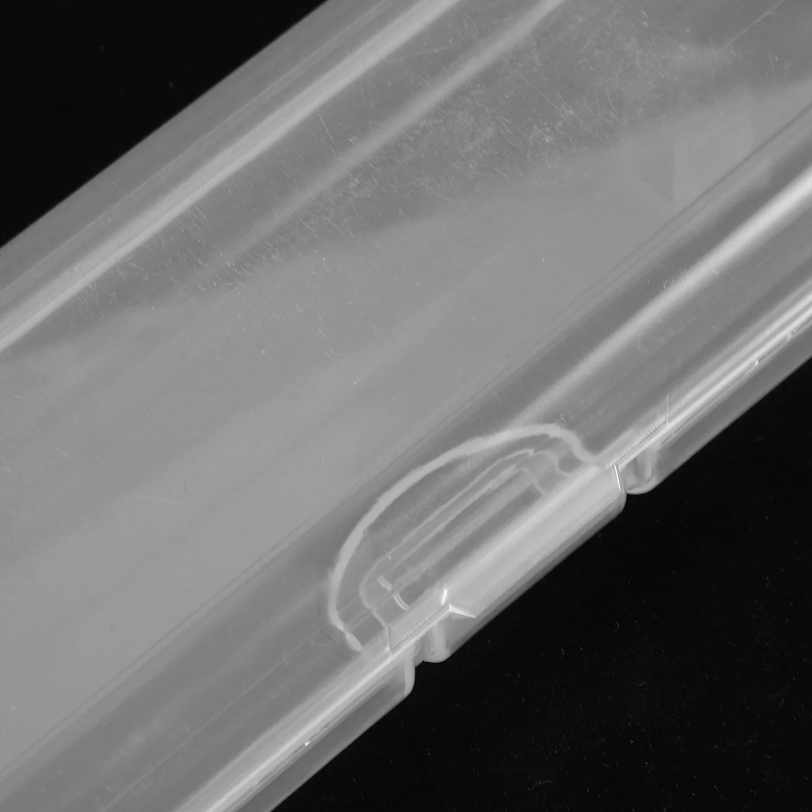 Дорожный контейнер для зубных щеток