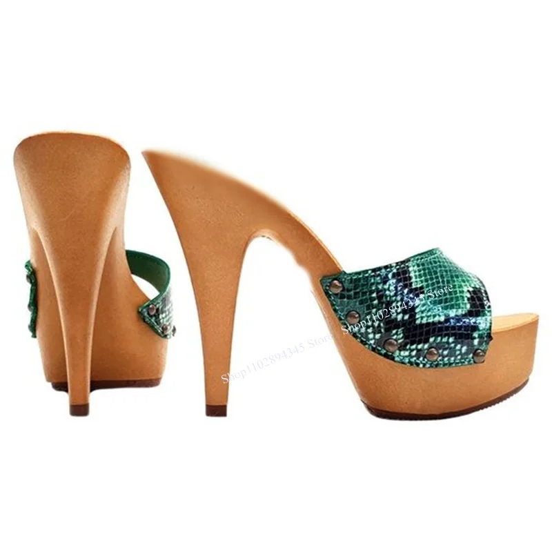 Сандалии в стиле пэчворк со змеиным деревянным узором - Фотография_5