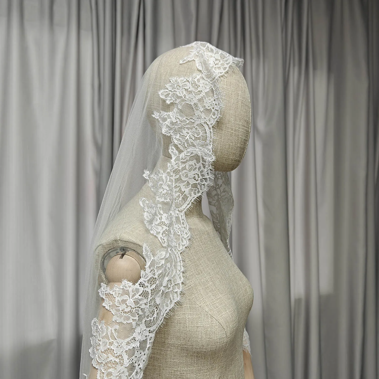 Короткая свадебная фата mantilla - Фотография_3