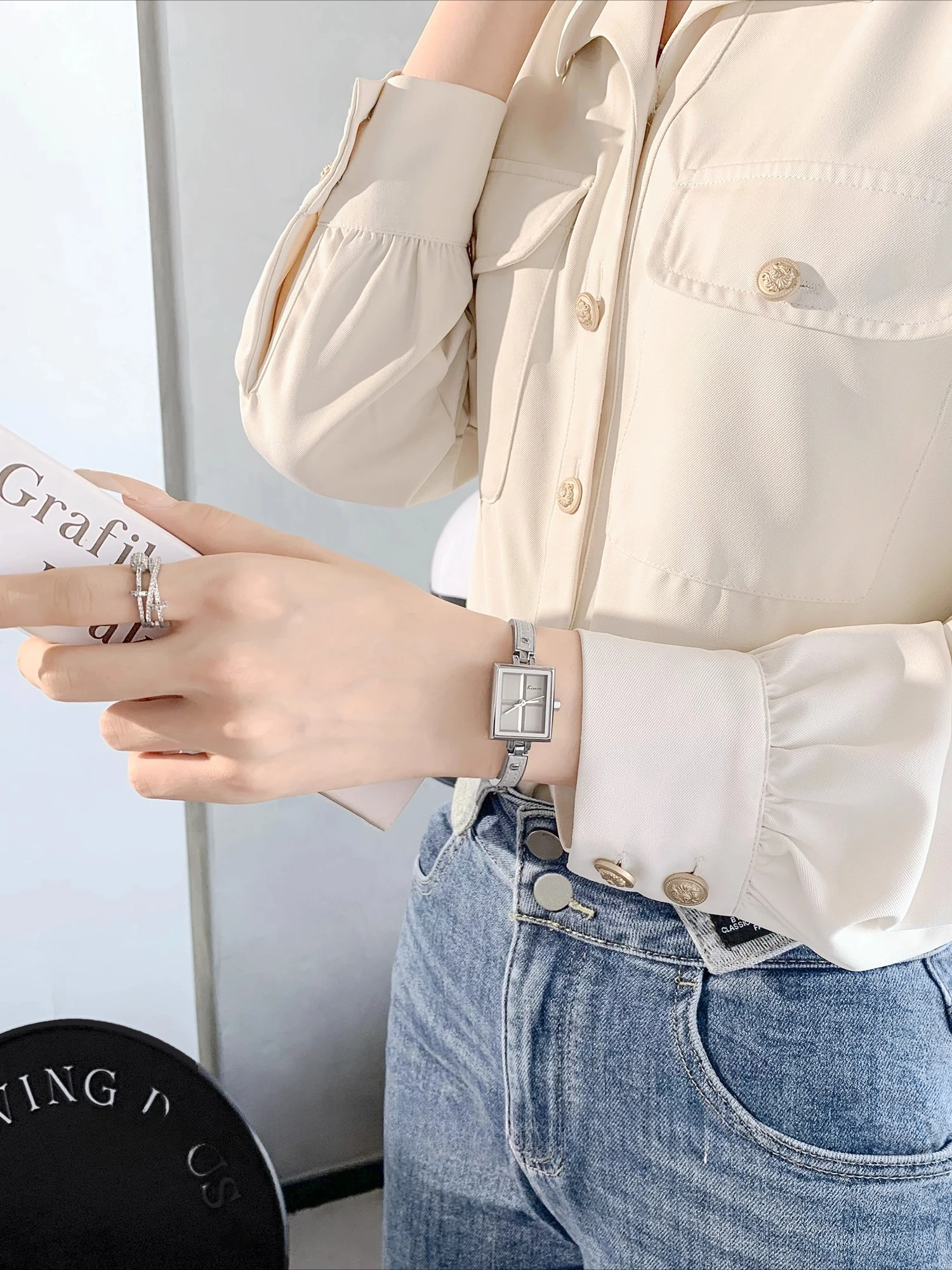 Женские роскошные нишевые часы с квадратным браслетом - Фотография_3