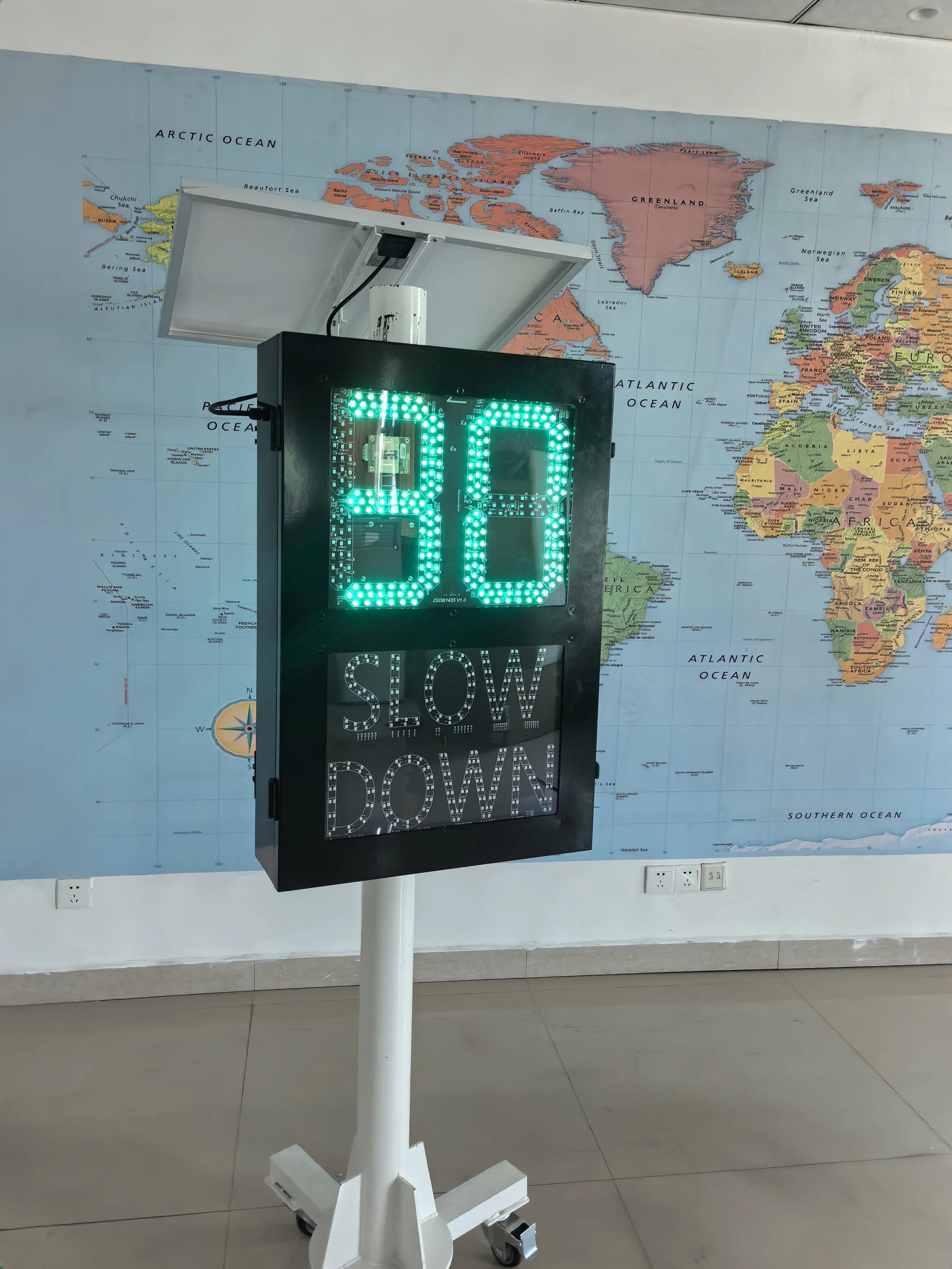 Высококачественные светодиодные дорожные знаки на солнечной энергии - Фотография_4