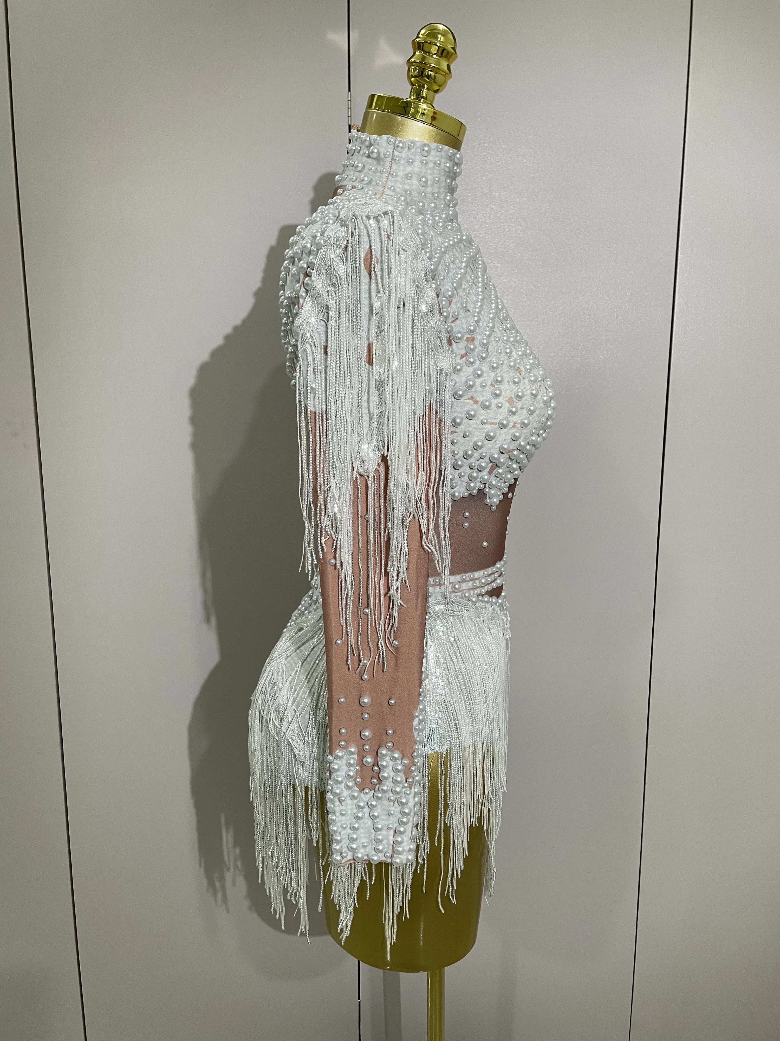 Блестящие стразы и блестки с кисточками - Фотография_4