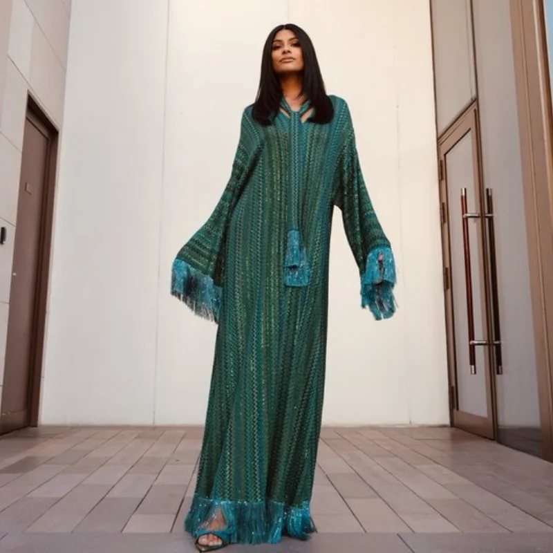 Элегантное трикотажное длинное платье с кисточками - Фотография_2