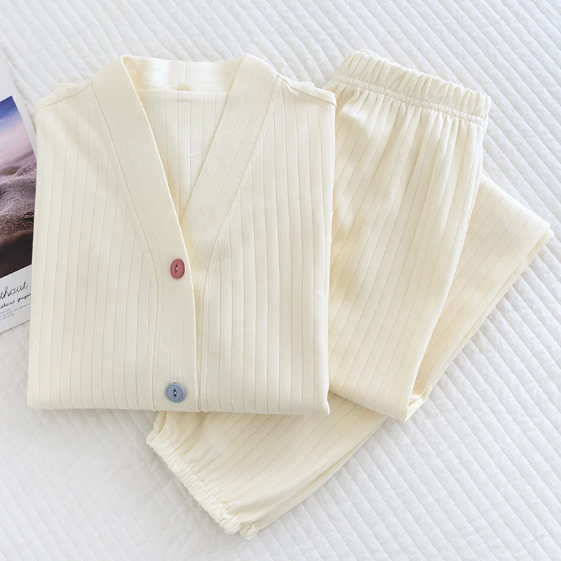 Кардиган с v-образным вырезом и воротником