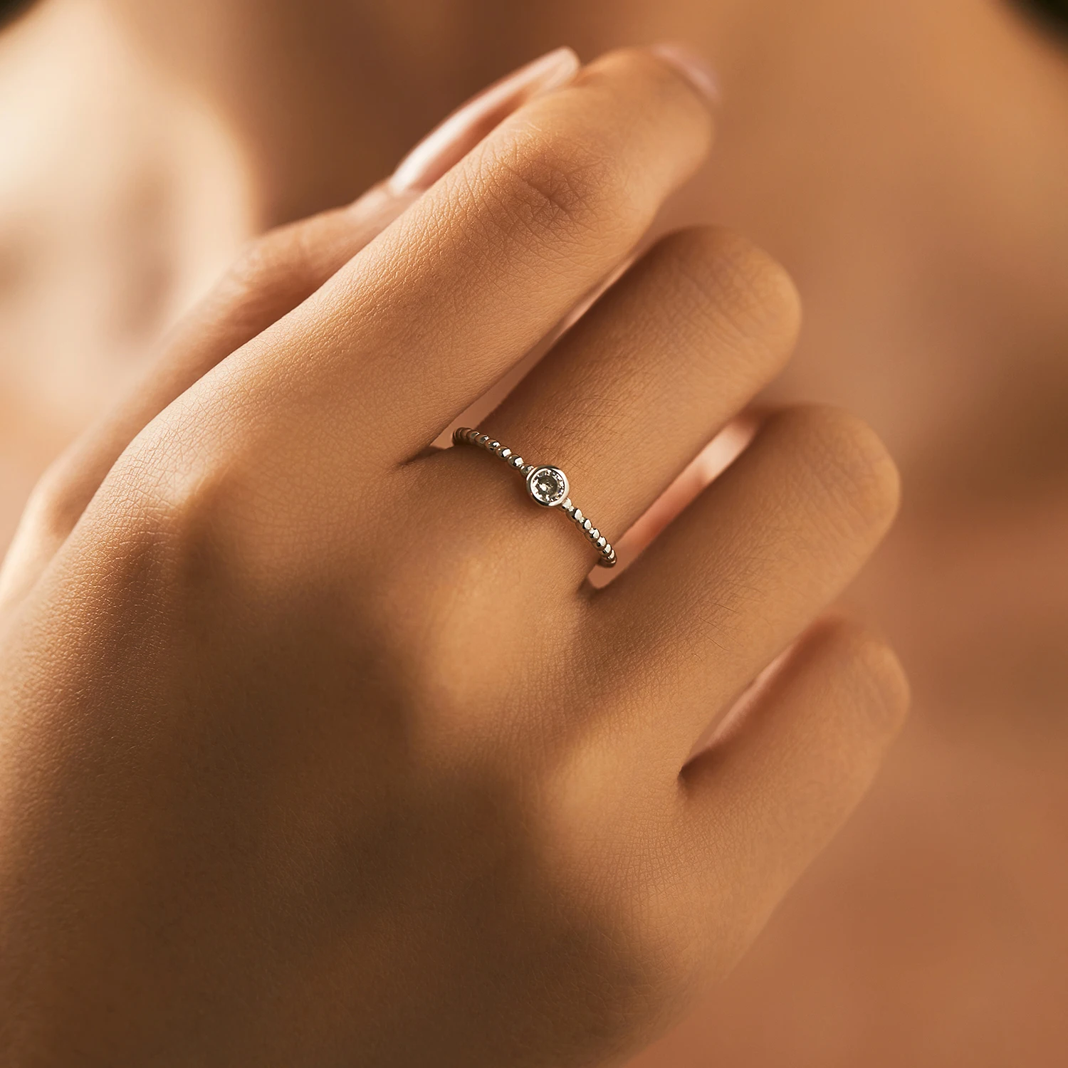 Женское кольцо из серебра 925 пробы с муассанитом - Фотография_2