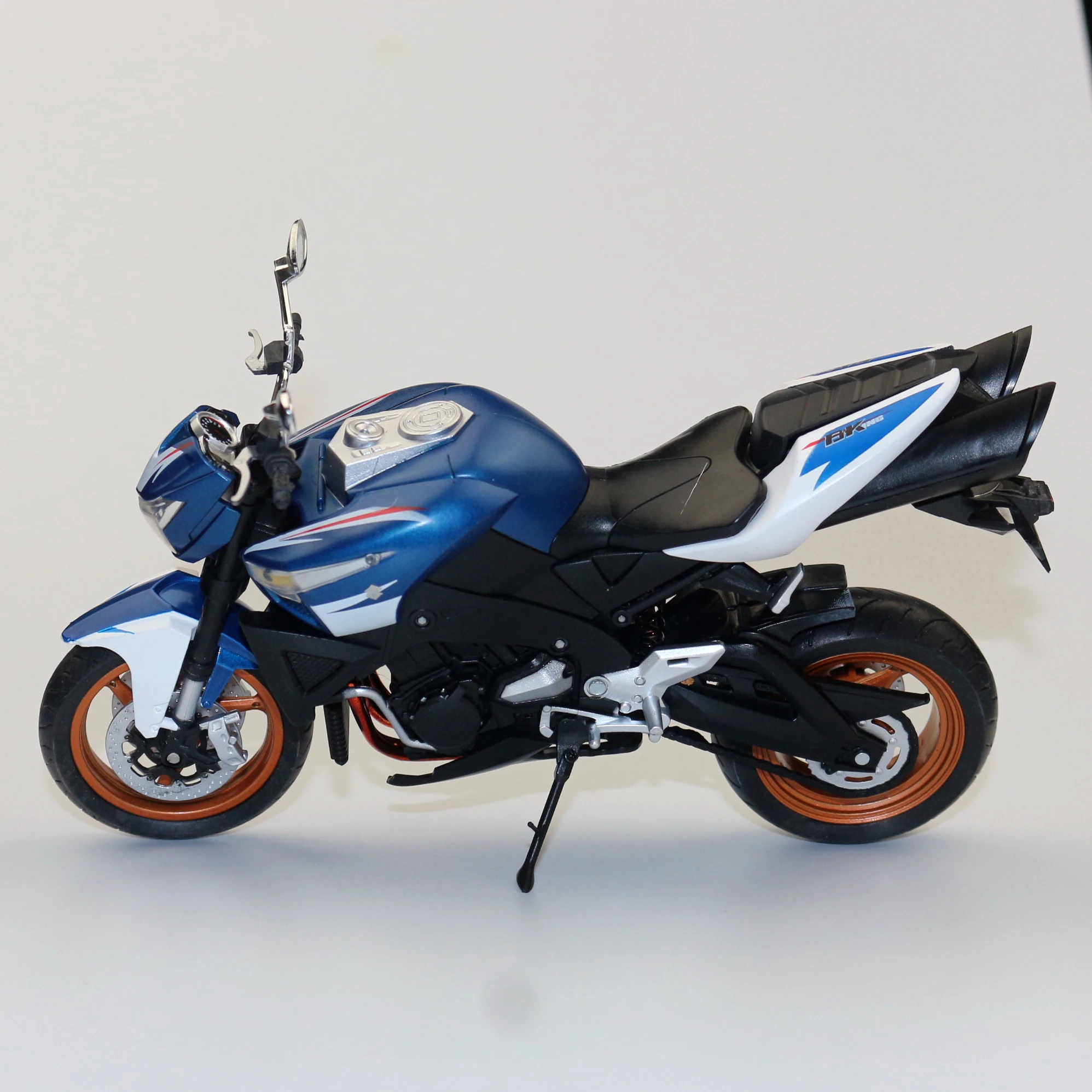 Suzuki b-king гоночный мотоцикл - Фотография_3