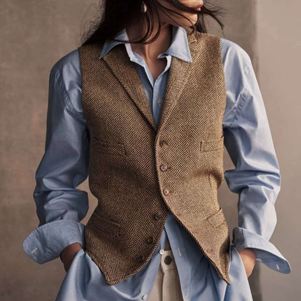 Женский жилет с узором «елочка»