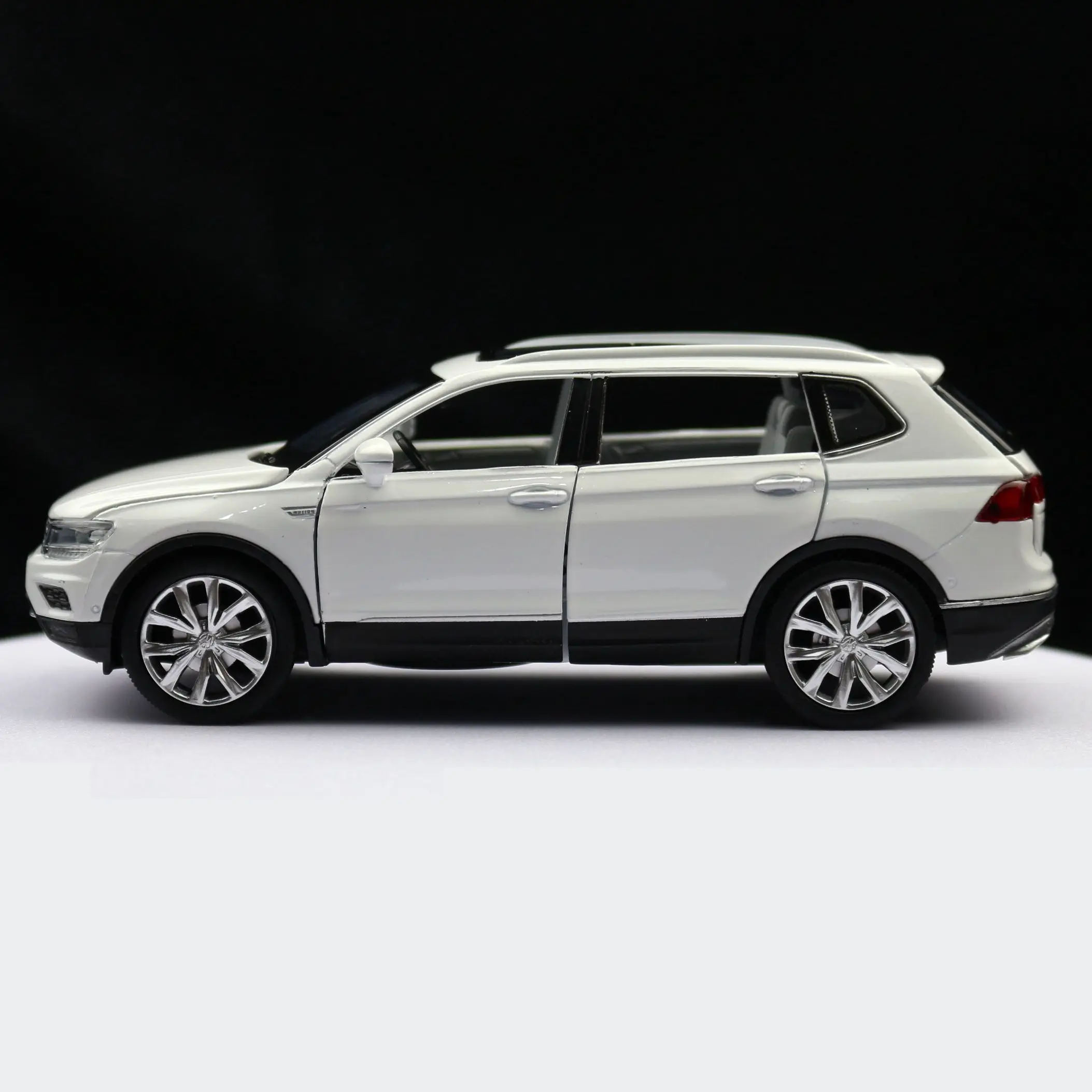 Volkswagen tiguan l suv - Фотография_4