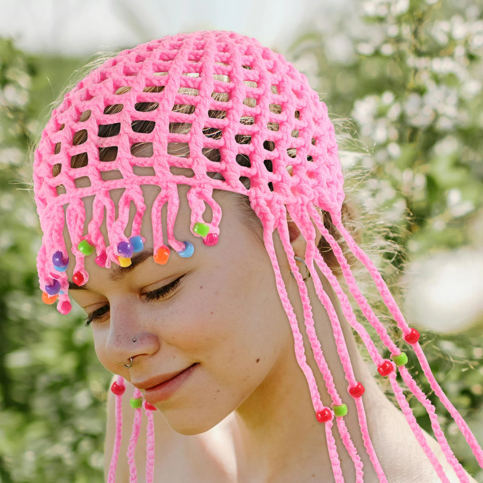 Этническая вязаная крючком шапка с кисточками для женщин - Фотография_4