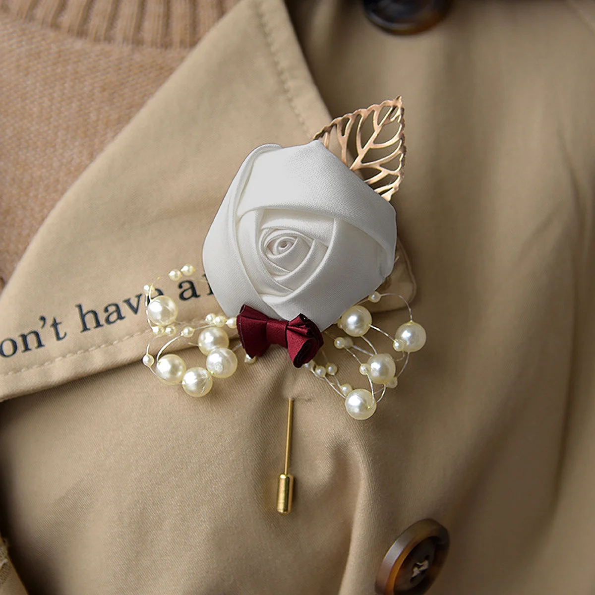 Модная брошь с искусственным цветком