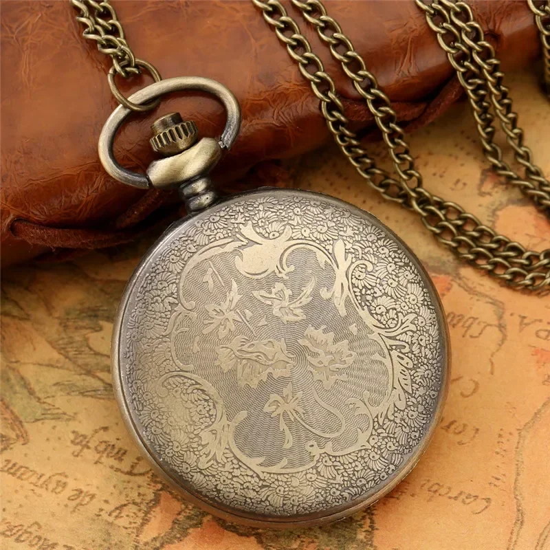 Старомодные карманные часы с гравировкой - Фотография_3