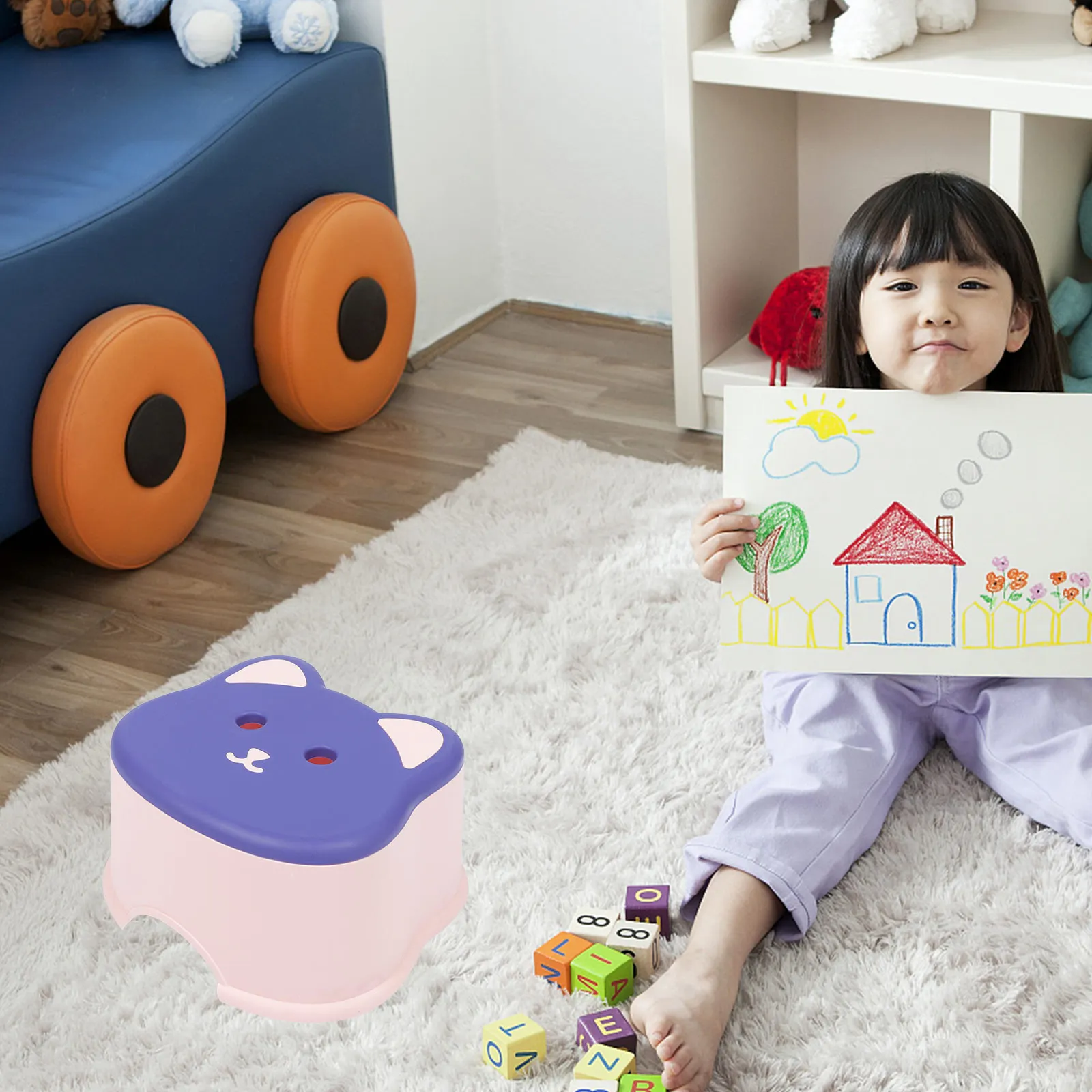 Прекрасный детский низкий табурет