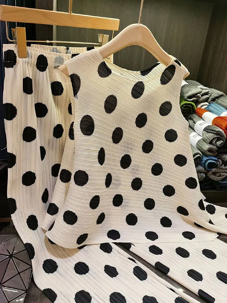 Топ с принтом в горошек + брюки - Фотография_4