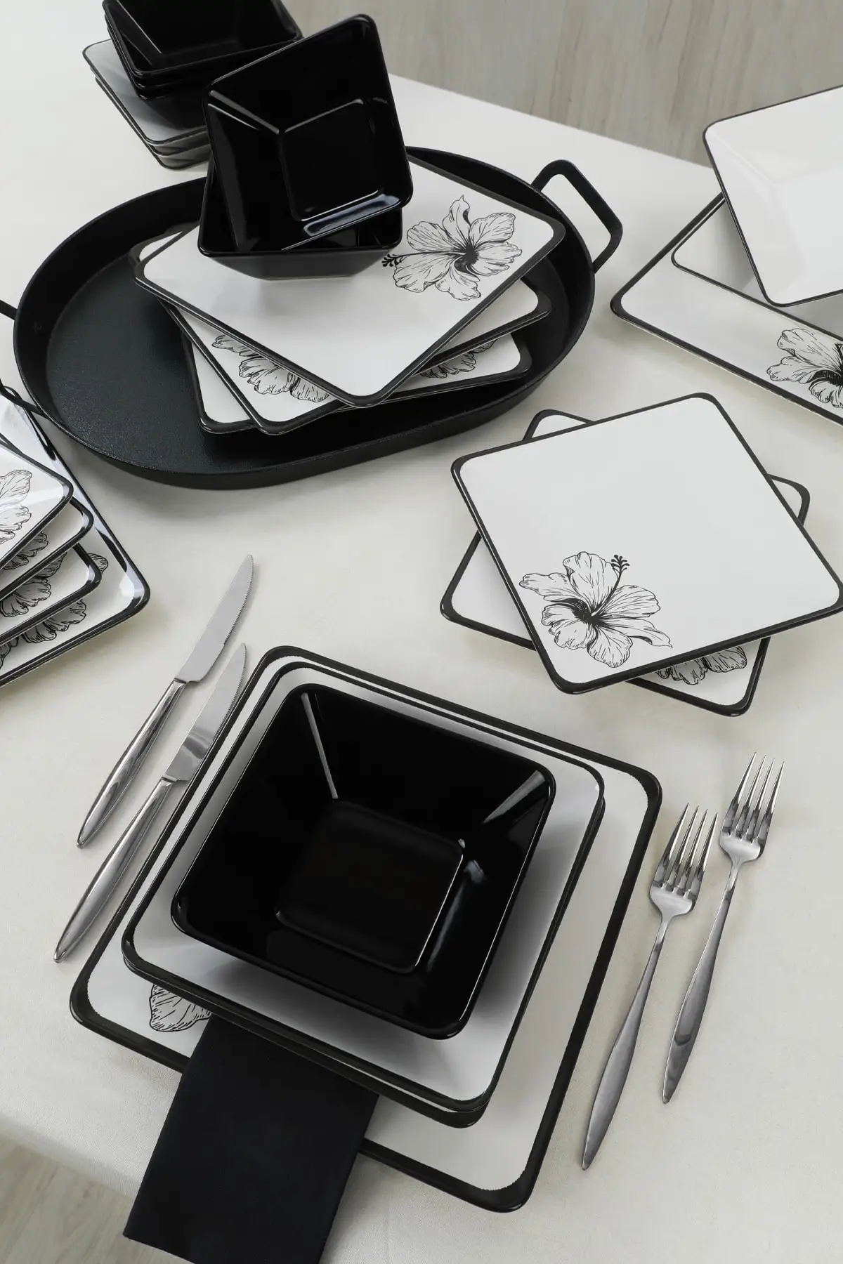 Dinnerware 24 pieces for 6 persons