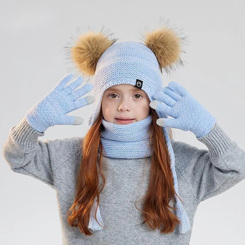 Зимние детские шапки с помпонами - Фотография_3