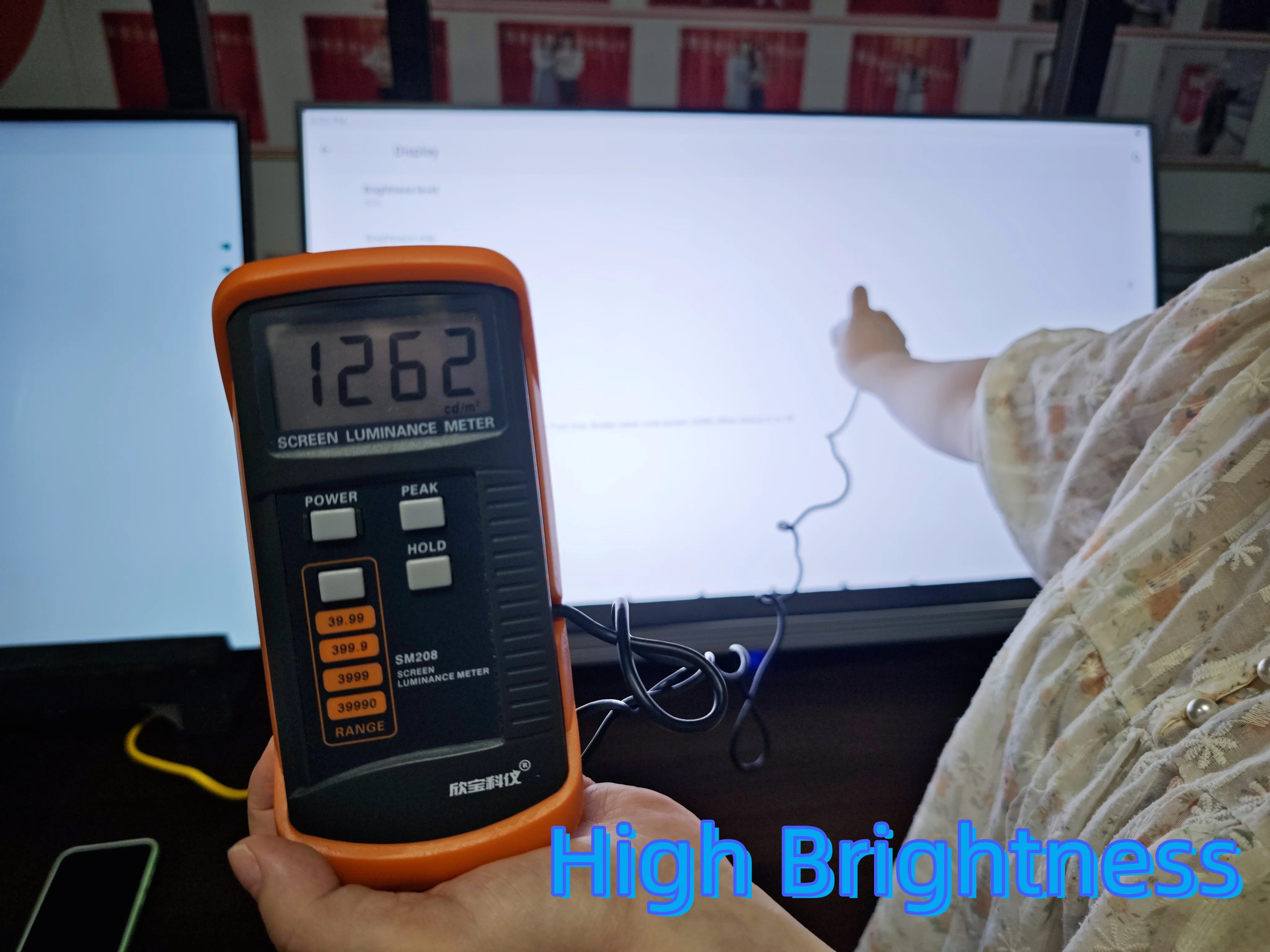 Профессиональное производство oem 2k жк-рекламный экран - Фотография_2