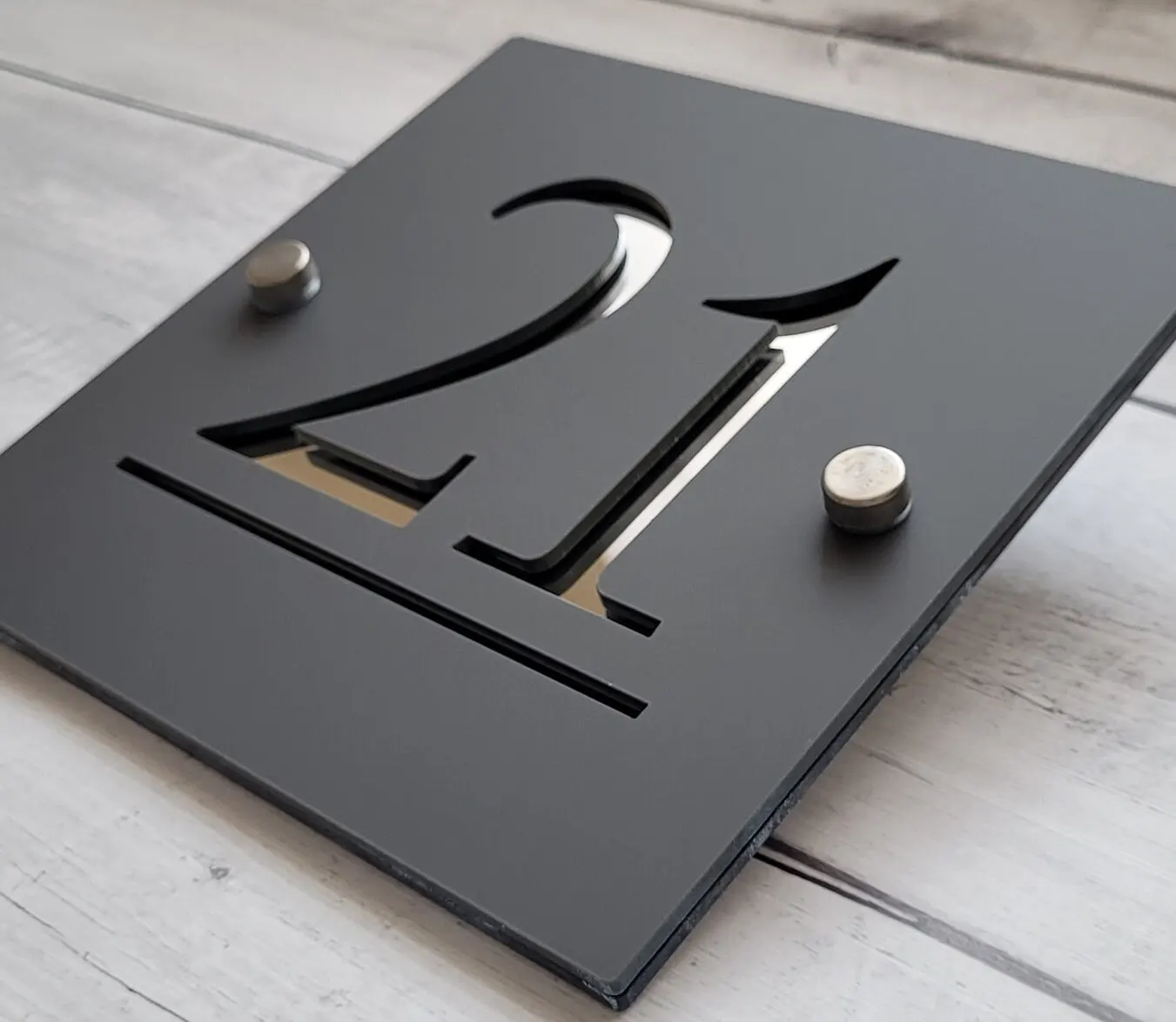 Табличка с номером для жилых помещений - Фотография_4