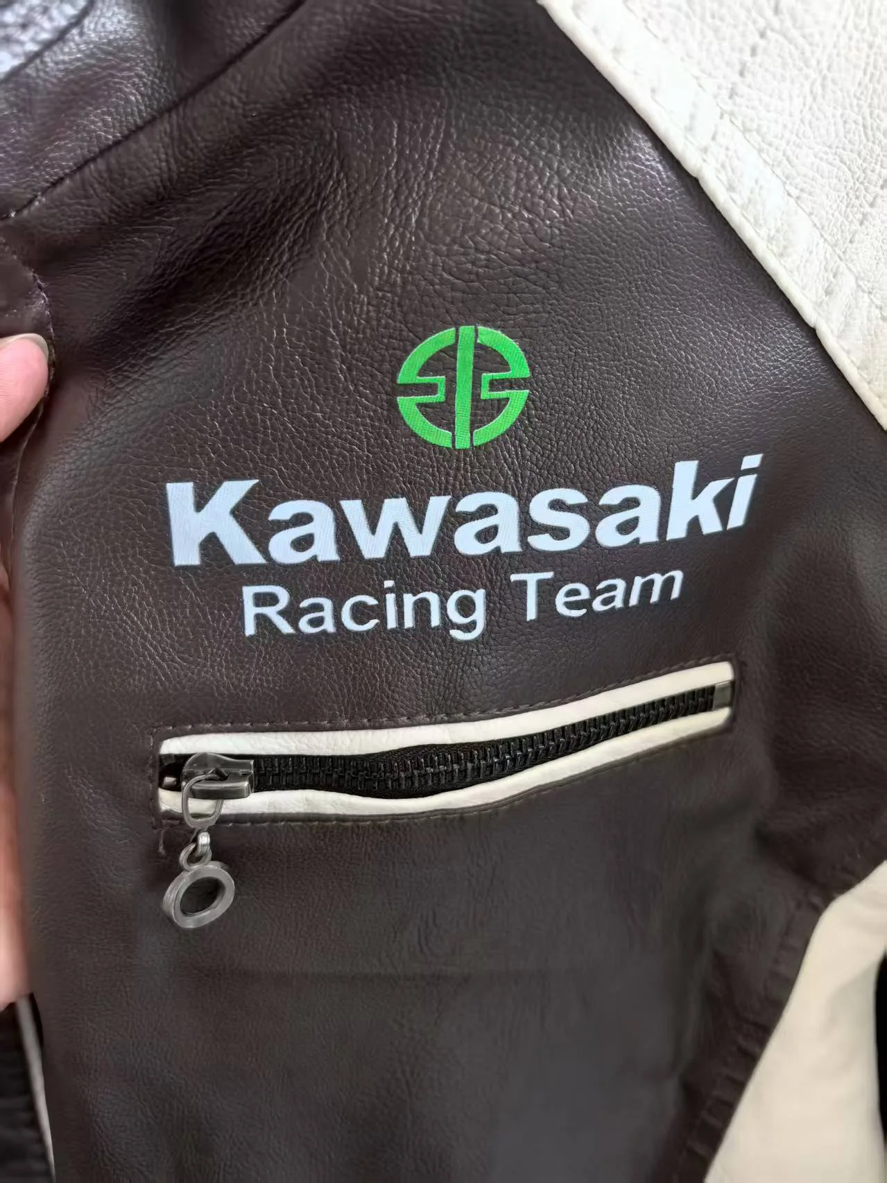 Новая мотоциклетная кожаная куртка - Фотография_2