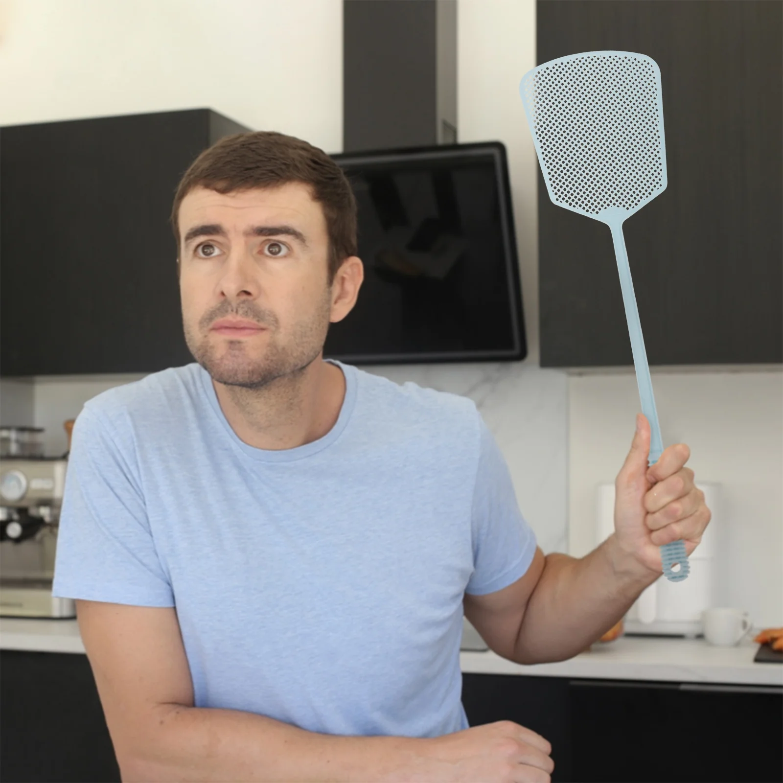 Ручная пластиковая мухобойка с длинной ручкой