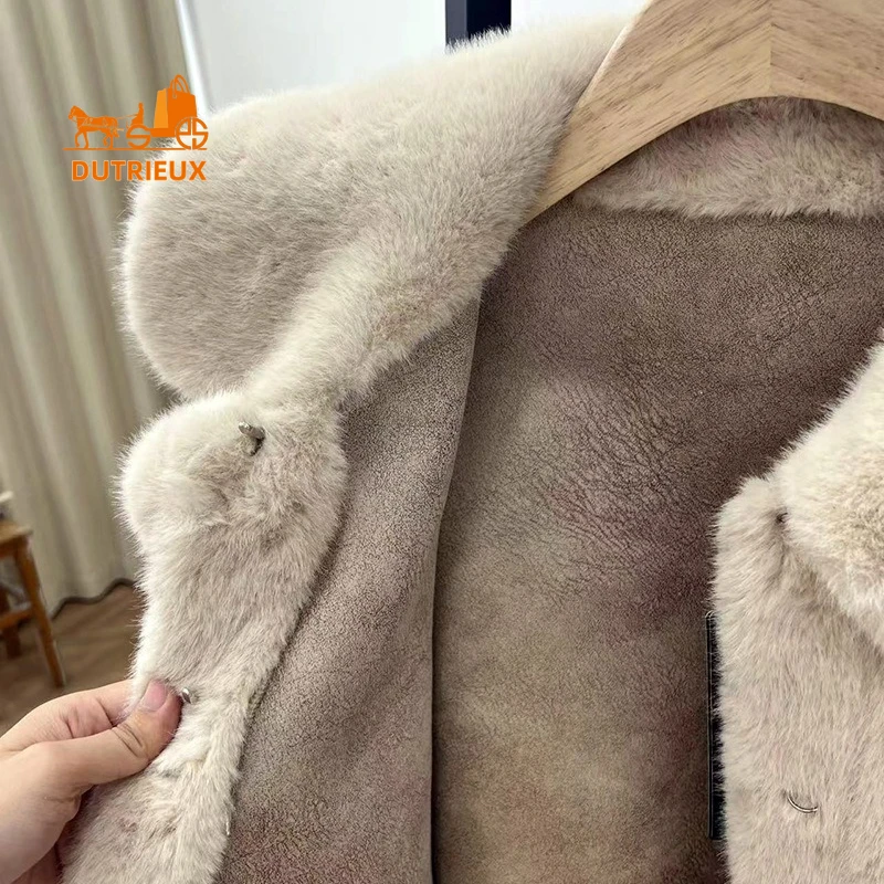 Зимнее женское пальто из натурального меха норки с лацканами и карманами - Фотография_5