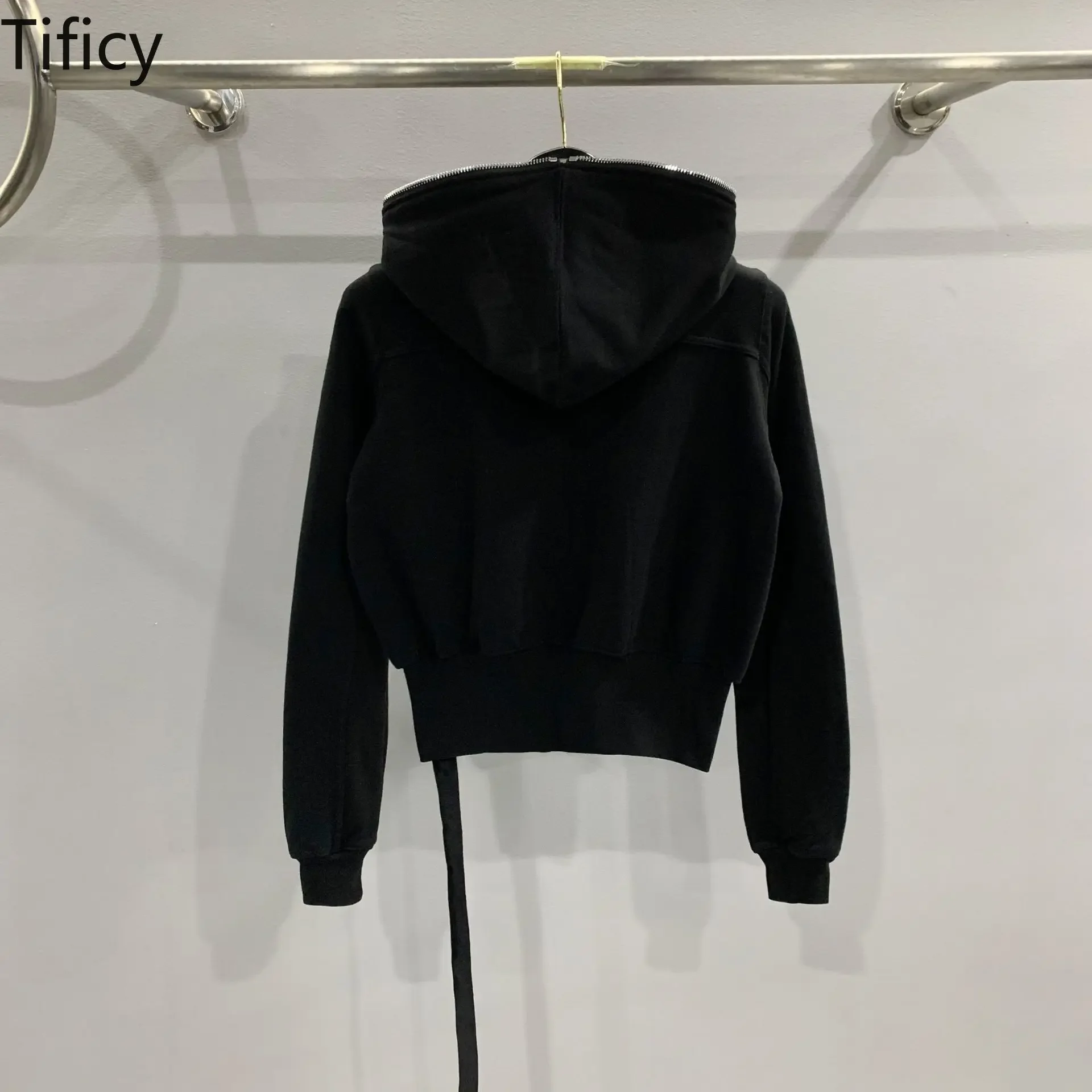 Черная женская толстовка с капюшоном в стиле high street tificy - Фотография_3