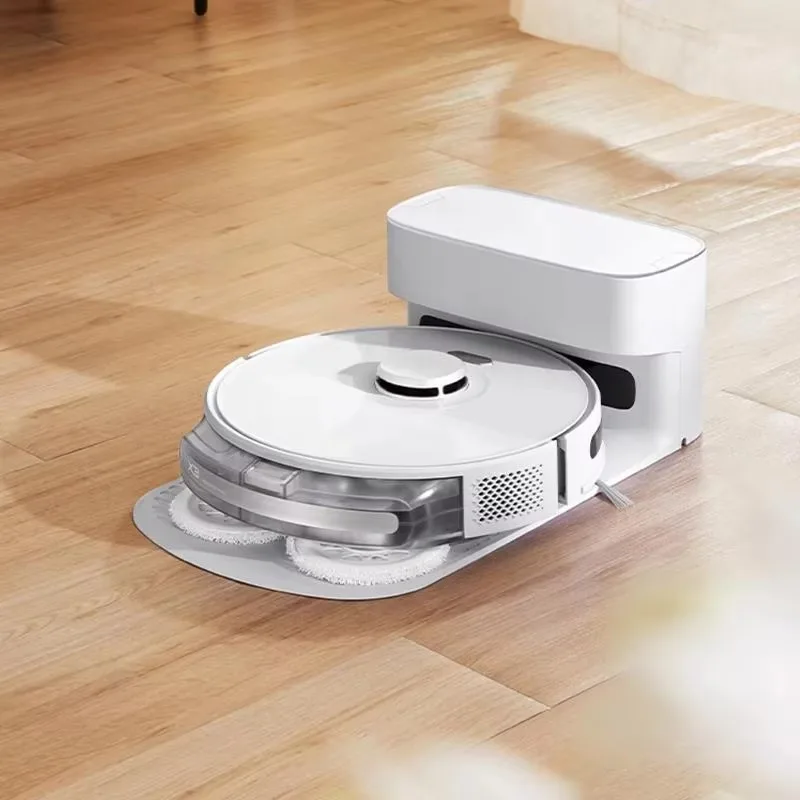 Умный робот-пылесос с резервуаром