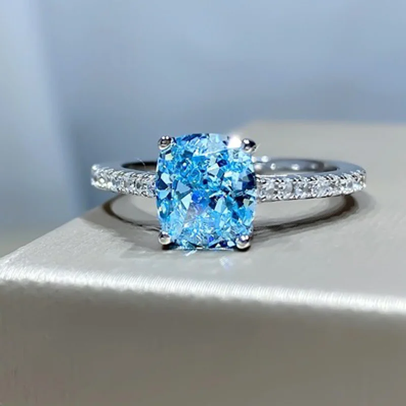 Женское кольцо из серебра 925 пробы - Фотография_2
