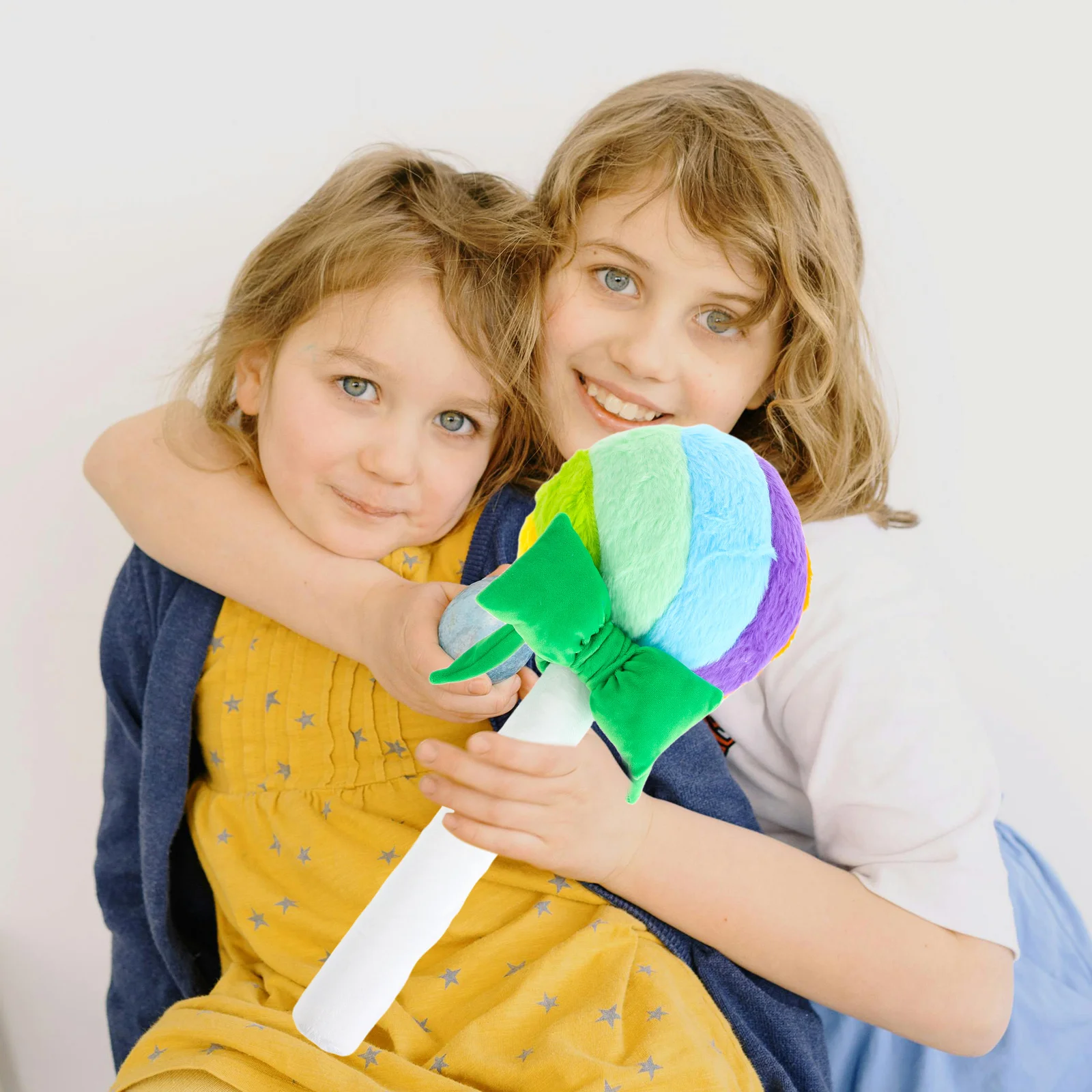 Радужная подушка-леденец с бантом - Фотография_4